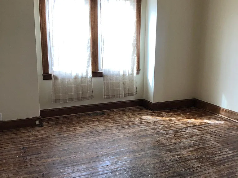 310 N Elm St — Photo 6