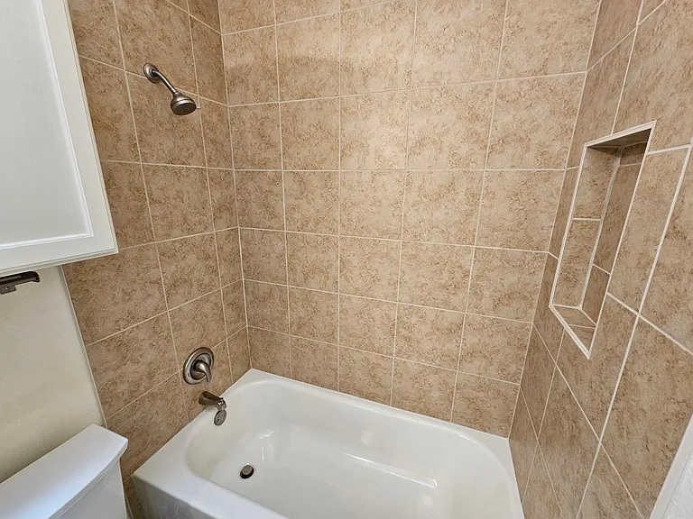 New tub and tile surround