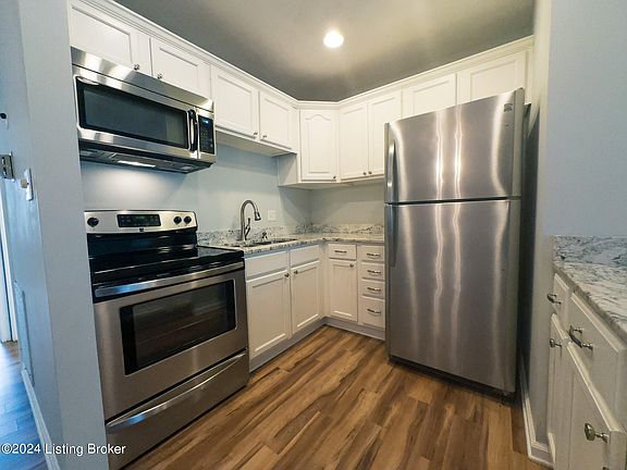 4th image of 305 Casa Bella Ct