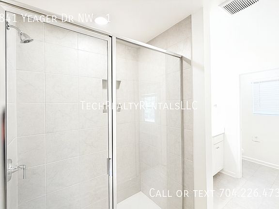 5th image of 2841 Yeager Dr #1