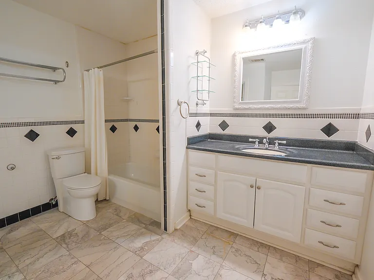3900 Dexter Ave — Photo 19