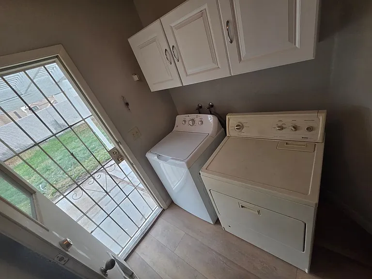 2424 Chatfield Dr — Photo 12