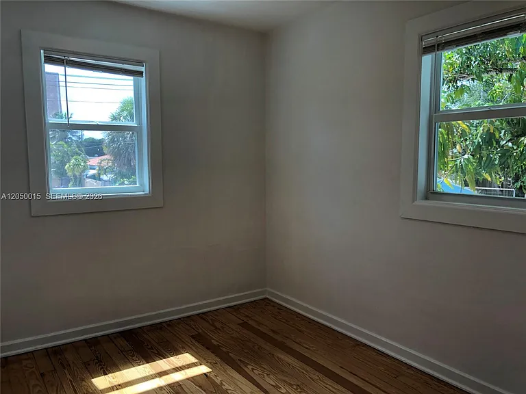 114 S M St #5 — Photo 14