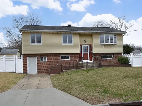 10 Bea Avenue, Ronkonkoma, NY 11779