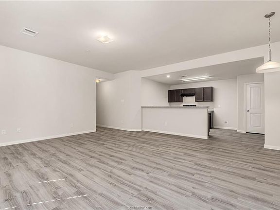 5th image of 2108 Mossy Creek Ct