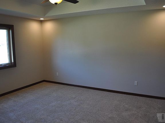 5th image of 25 W Venetian Dr