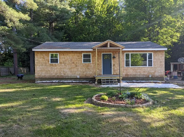69 Cedarwood Ter, Milton, VT 05468