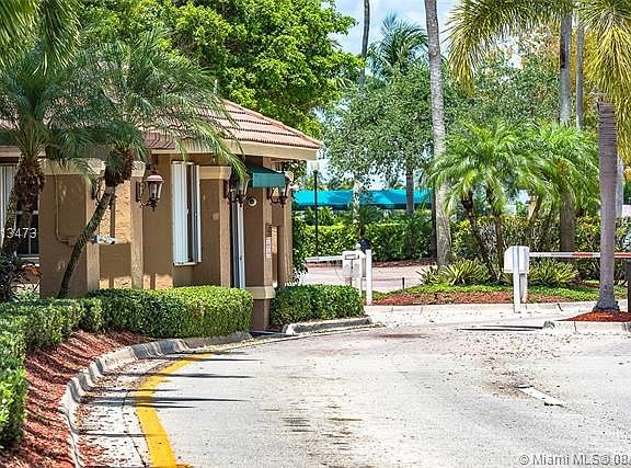 2nd image of 723 Heritage Way