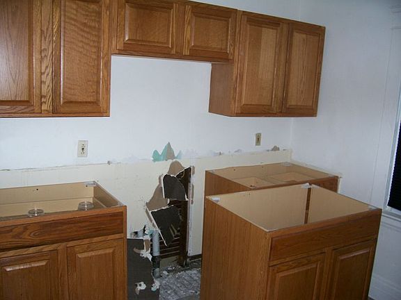 3rd image of 3420 E 116th St