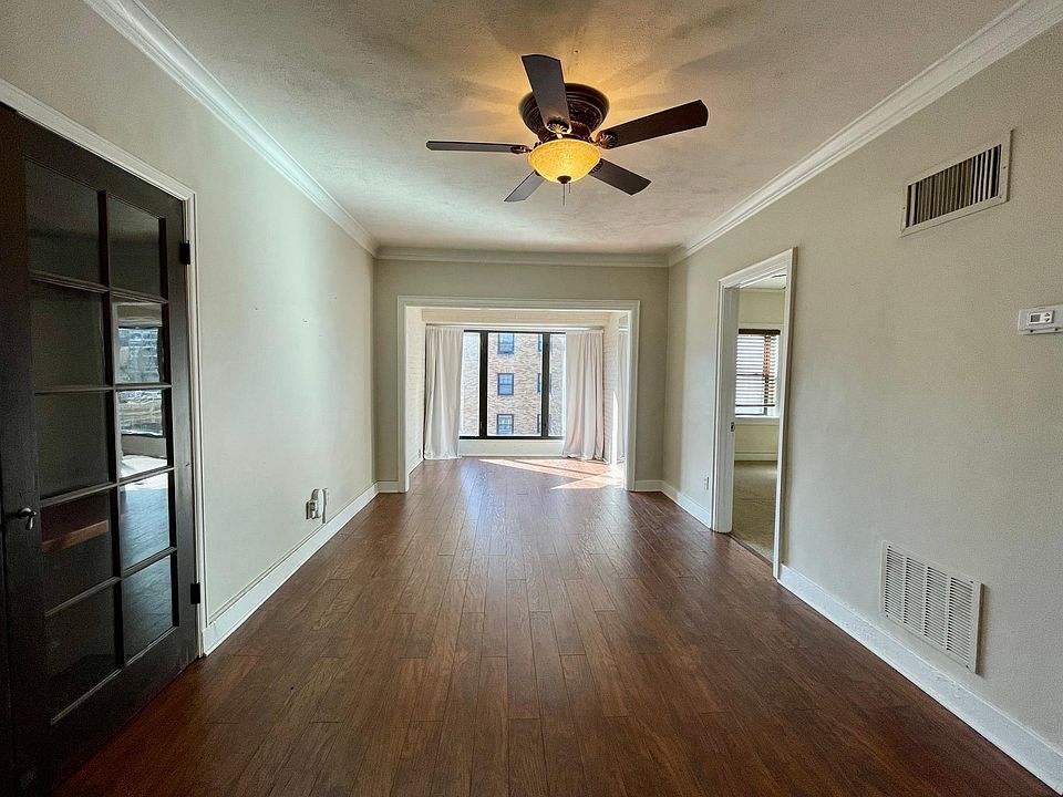1st image of 700 W 48th St APT 302