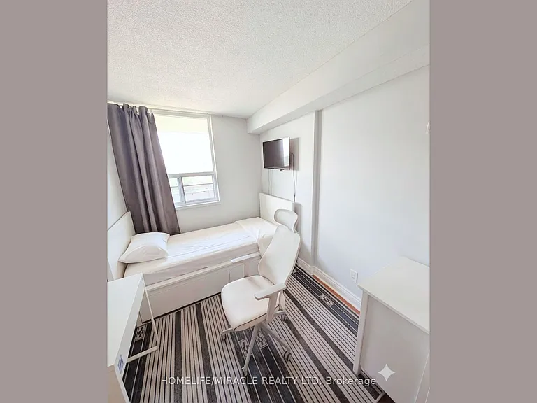 1 Royal Orchard Blvd #906 — Photo 6