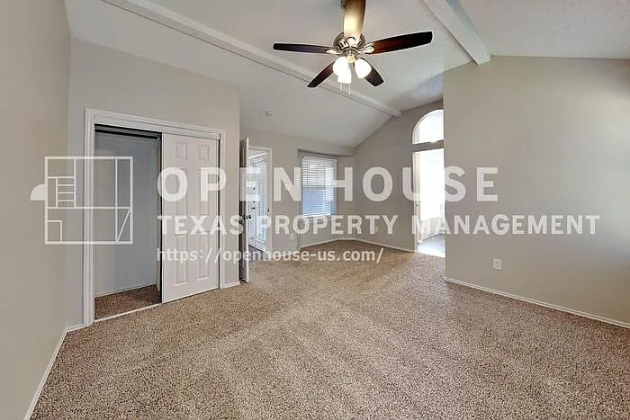 4207 Red Spruce Ln — Photo 8