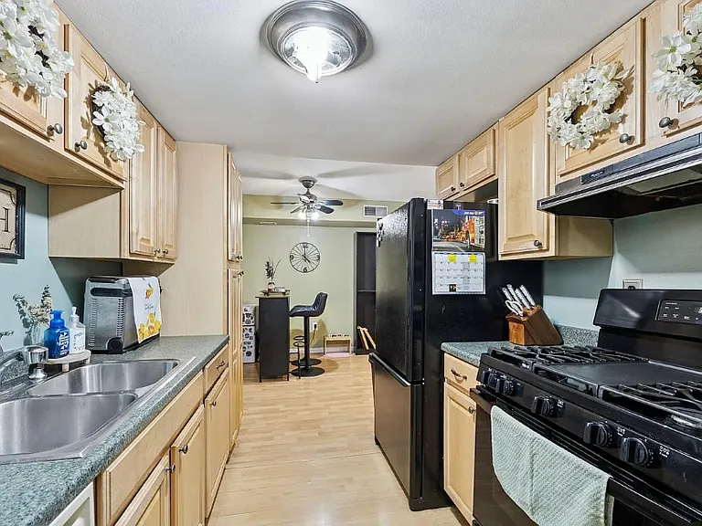3750 Clarendon Ave #5 — Photo 5