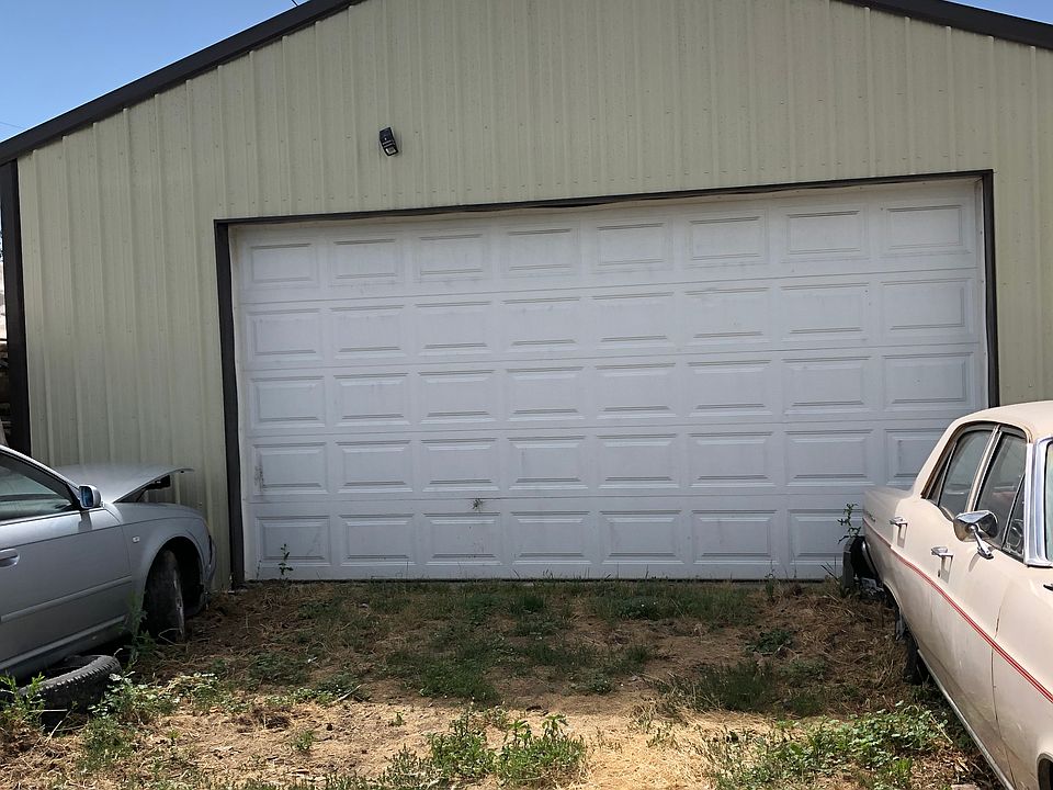 2nd image of 1321 E Rowan Ave