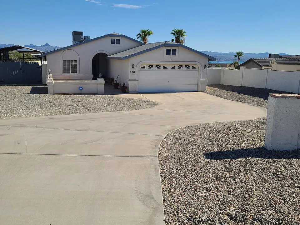 2010 Bombay Dr
