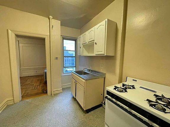 3rd image of 302 Eastern Pkwy #6E