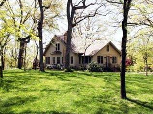 1006 James Blvd, Signal Mountain, TN 37377