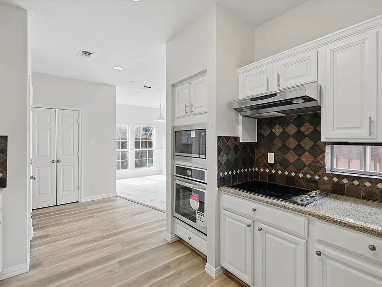 14625 Windsor Ct — Photo 26