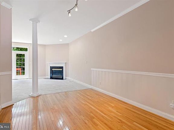 5th image of 17 Forest Gate Ln