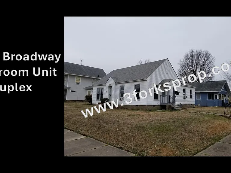 124 N P St — Photo 1
