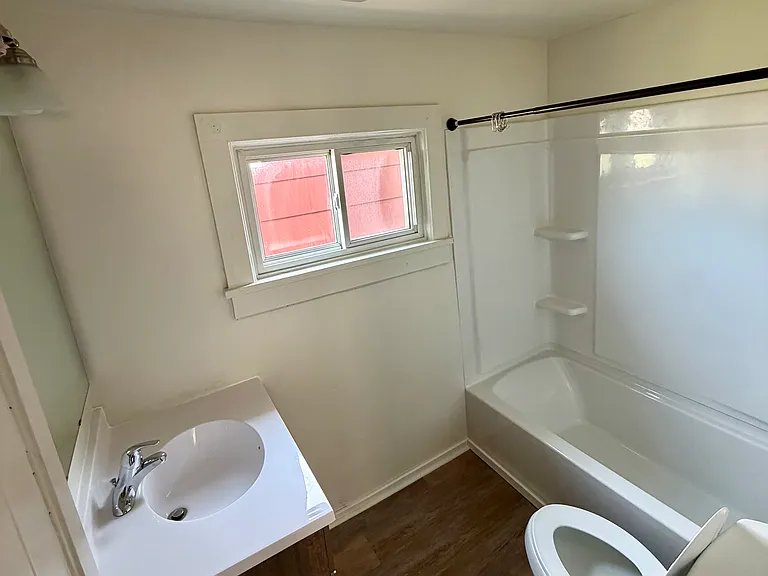 706 E 4th St #1 — Photo 6