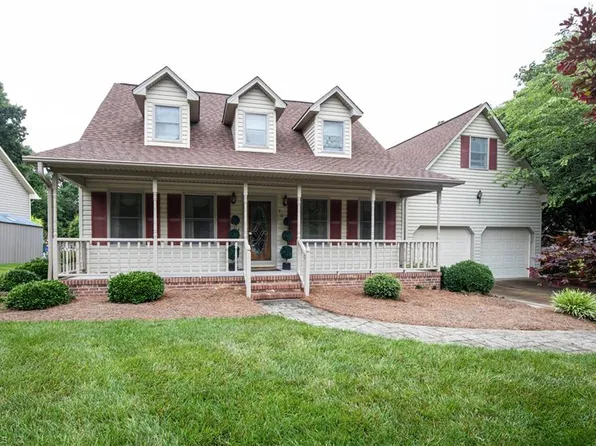 300 Daniel Paul Dr, Archdale, NC 27263