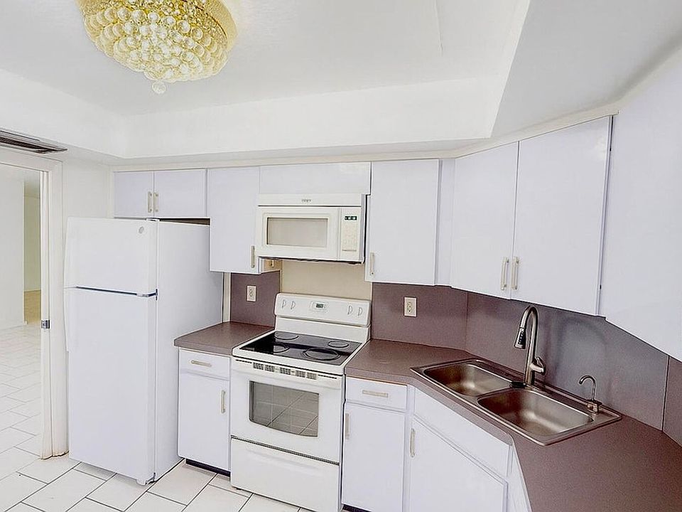 1st image of 1739 Embassy Dr APT 202