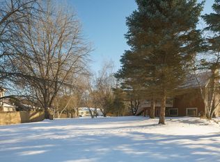 8641 Darnel Rd, Eden Prairie, MN 55344