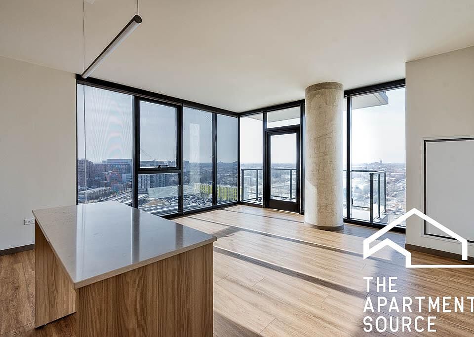 1st image of 515 S Damen Ave #1