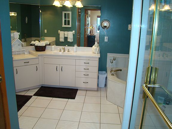 4th image of 1580 Cupid Ave