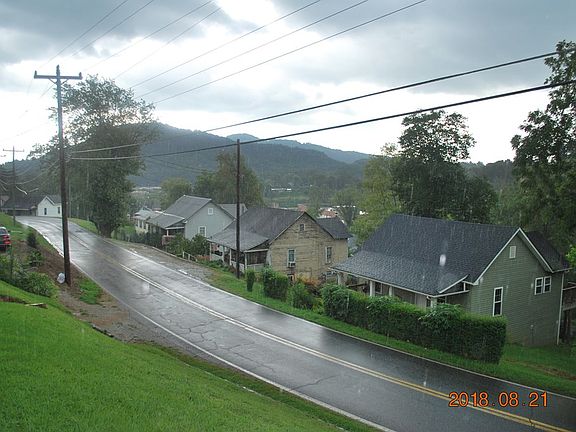 3rd image of 900 W Tate St