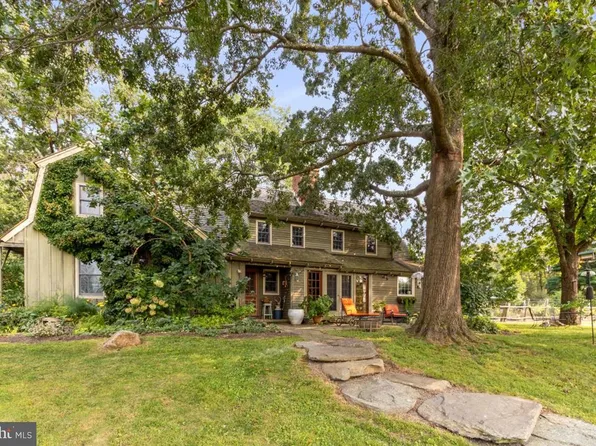 6080 Schlentz Hill Rd, Pipersville, PA 18947