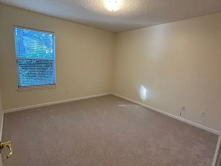 299 Johns Creek Pkwy — Photo 20