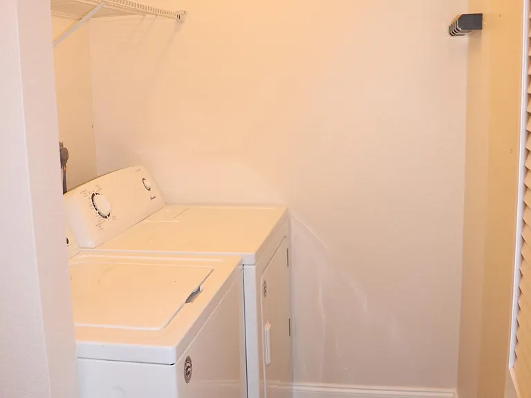 1096 Woodshire Ln #C103 — Photo 11