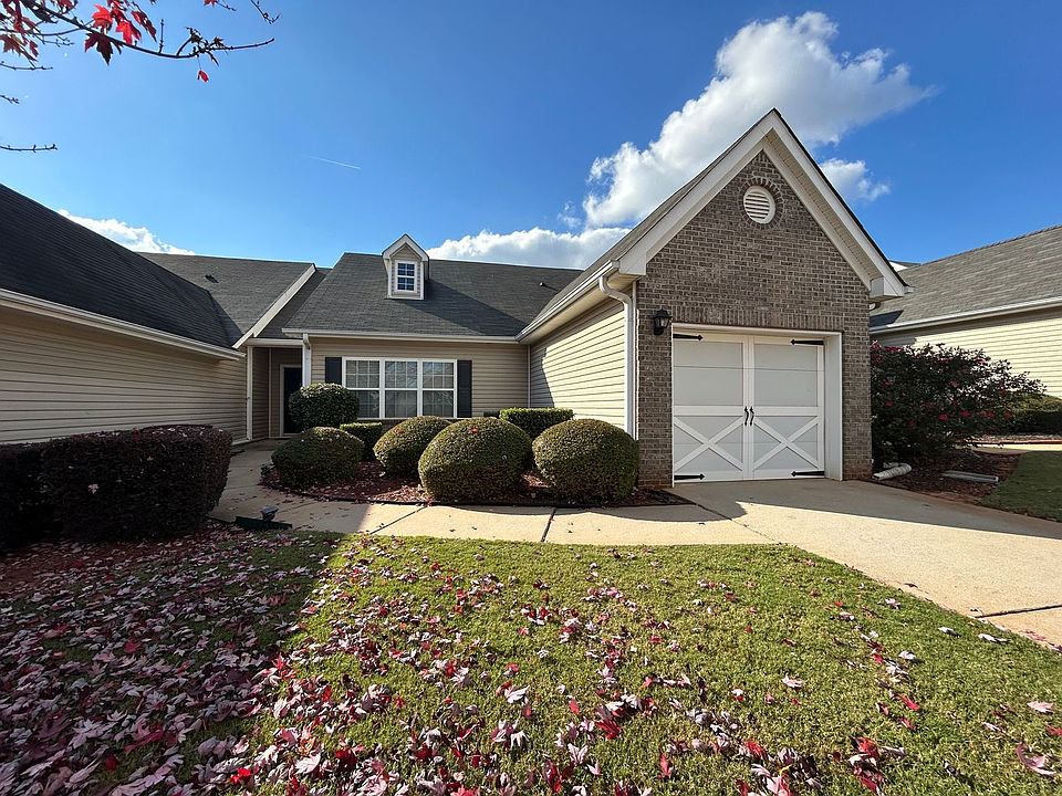 1st image of 925 City Park Dr