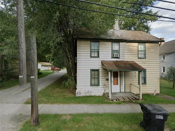 289 S Market St, East Palestine, OH 44413