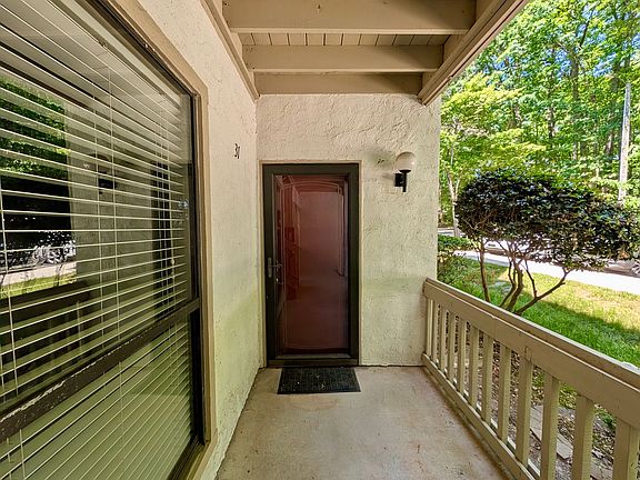 2nd image of 311 New Kent Pl