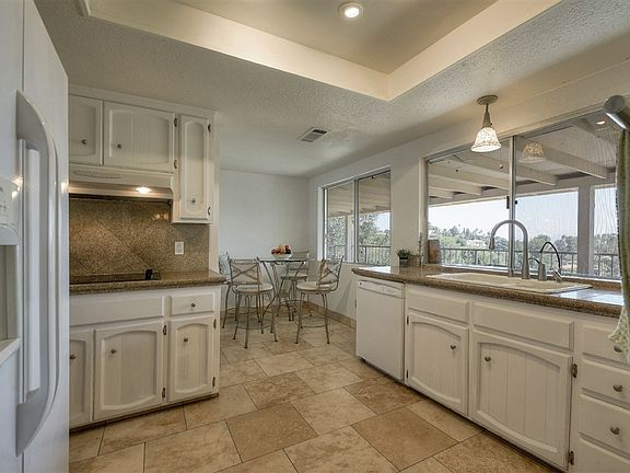 2nd image of 1154 Via Valle Vis