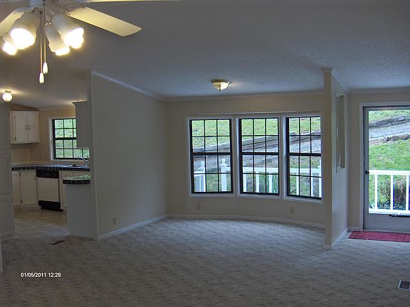 4th image of 570 Wildwood Ave