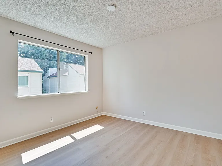 781 N Fair Oaks Ave #6 — Photo 19