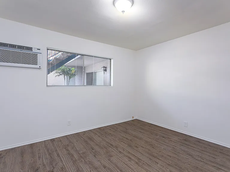 660 W Sierra Madre Blvd #E — Photo 9