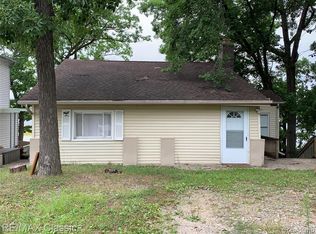 6580 Academy Dr, Brighton, MI 48116