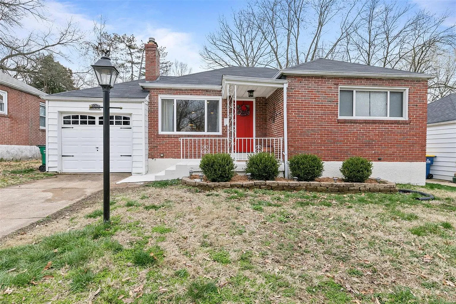 408 Lone Oak Dr photo 1