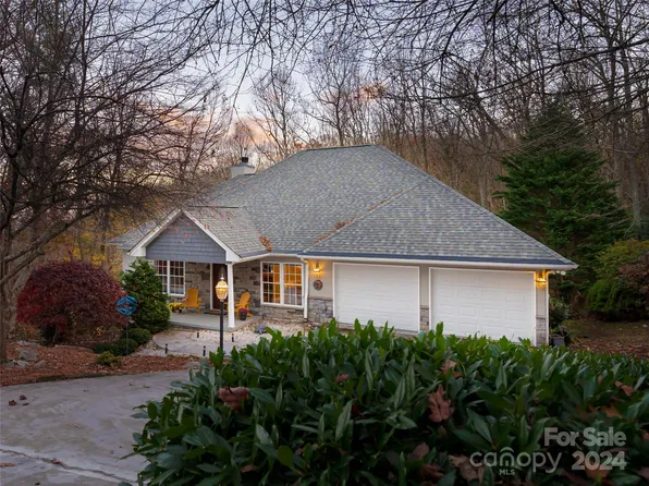 2508 Carriage Falls Ct, Hendersonville, NC 28791