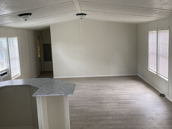 4th image of 103 Cauthen Lakeside Dr