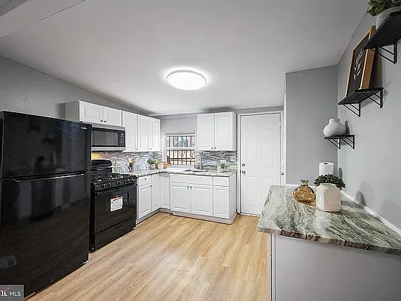 1028 W Cross St — Photo 12