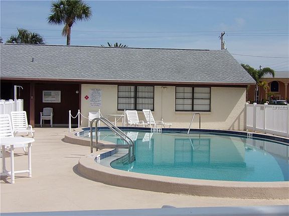 3rd image of 340 Causeway Blvd APT 214