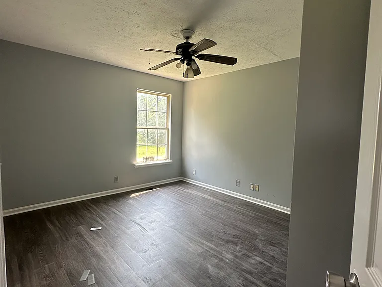 821 Humler St — Photo 10