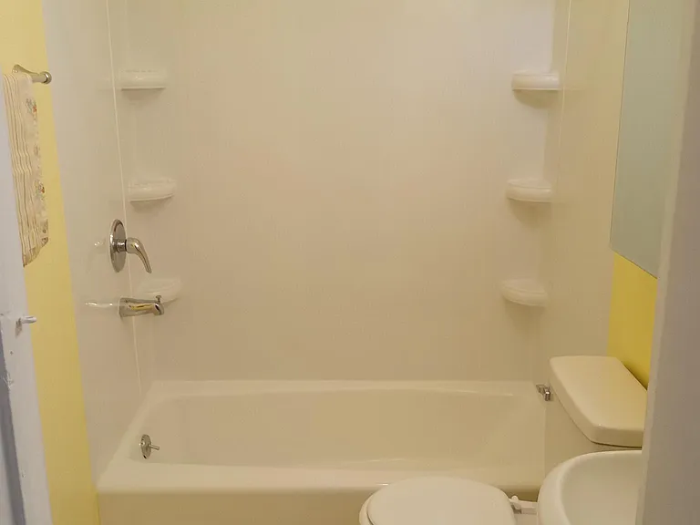 523 Beryl St — Photo 5