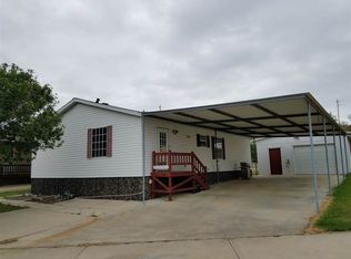 168 Sunshine Ln, Zapata, TX 78076